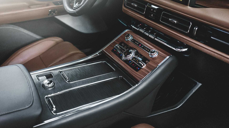 Illustration for article titled The 2020 Lincoln Aviator Has Sleek Lines and 450 HP